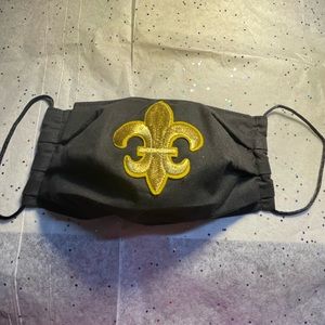 Face masks buy both $10